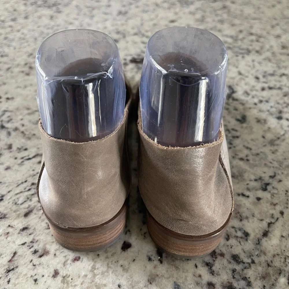 Lucky Brand Cahill Loafers‎ Womens 7 Taupe Leather Minimalist Pointed Toe Flats
